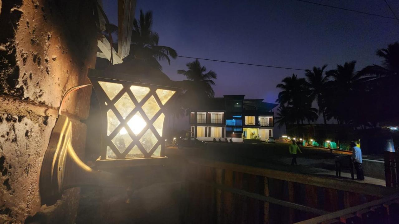 Coastal Bay Beach Resort Harnai Exteriör bild