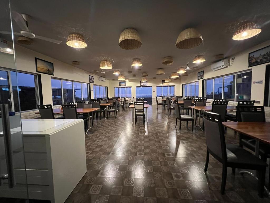 Coastal Bay Beach Resort Harnai Exteriör bild